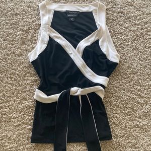 🖤🤍WHBM Black and White Top🤍🖤